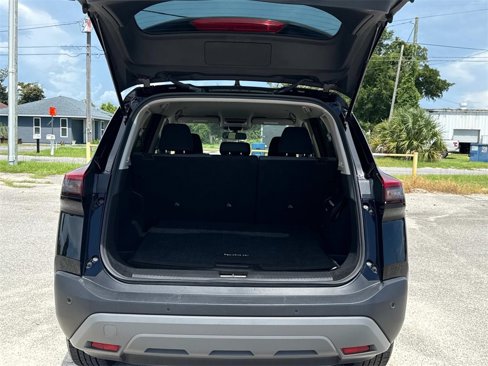 Used 2023 Nissan Rogue SV image 10