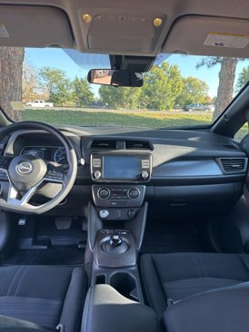 Used 2023 Nissan Leaf S image 7