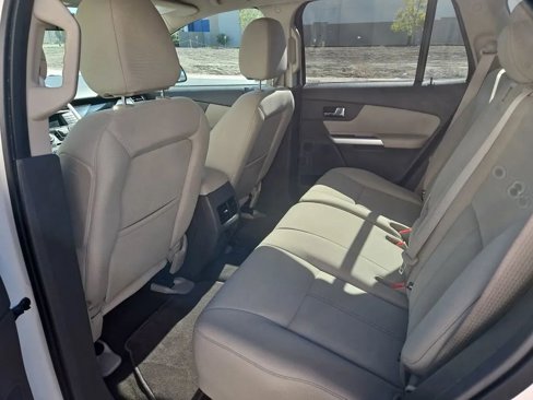 Used 2013 Ford Edge SE image 19