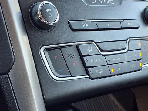 Used 2020 Ford Fusion SE image 5