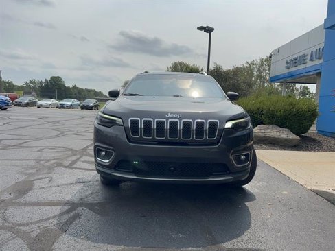 Used 2019 Jeep Cherokee Limited w/ Luxury Group image 2