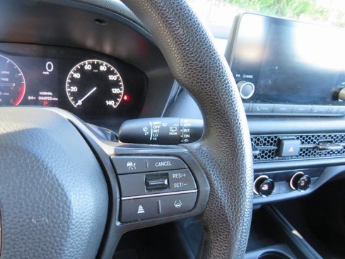 Used 2023 Honda HR-V LX image 17