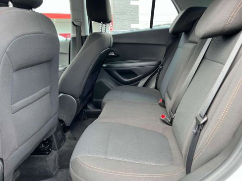 Used 2020 Chevrolet Trax LS image 11