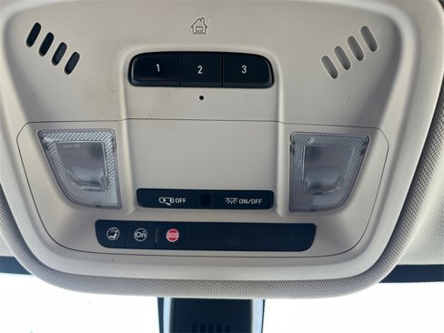 Used 2018 Chevrolet Traverse LT image 25