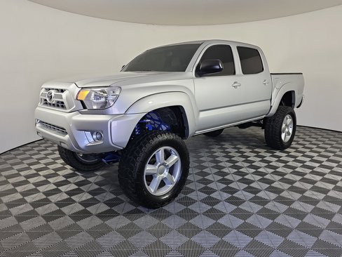 Used 2012 Toyota Tacoma PreRunner image 1