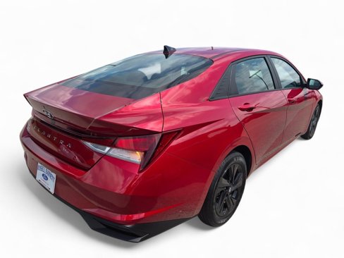 Used 2023 Hyundai Elantra SEL image 4