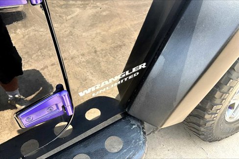 Used 2015 Jeep Wrangler Unlimited Rubicon w/ Connectivity Group image 28