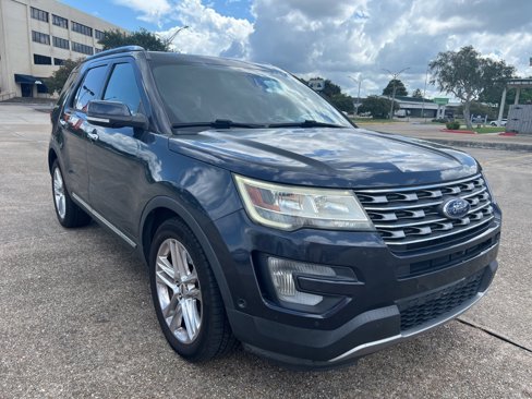 Used 2017 Ford Explorer Limited w/ Equipment Group 301A image 2