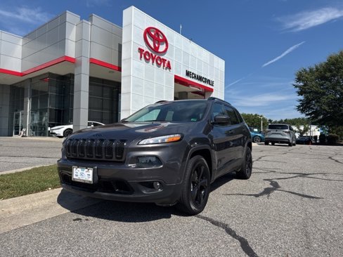 Used 2018 Jeep Cherokee Limited w/ Technology Group image 1