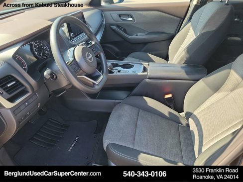 Used 2023 Nissan Rogue SV image 5