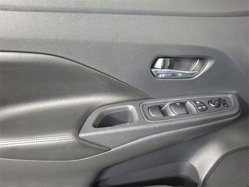 Used 2020 Nissan Versa SV image 15