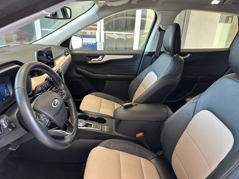 Certified 2021 Ford Escape Titanium w/ Titanium Elite Package image 18