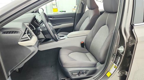 Used 2023 Toyota Camry LE image 32