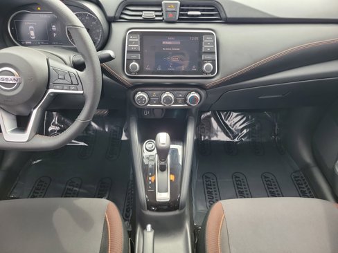Certified 2021 Nissan Versa SR image 18