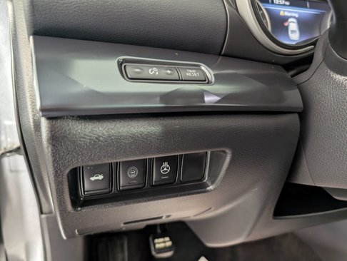 Used 2019 Nissan Maxima SR w/ Premium Package image 18