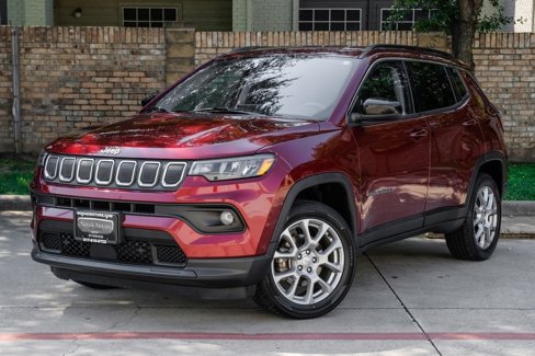 Used 2022 Jeep Compass Latitude image 11