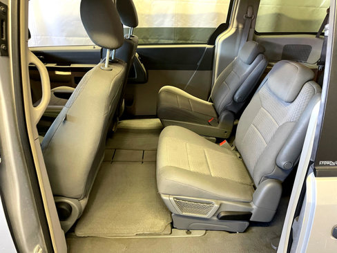 Used 2008 Chrysler Town & Country LX image 20