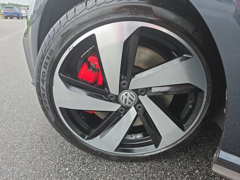 Used 2020 Volkswagen GTI SE image 31