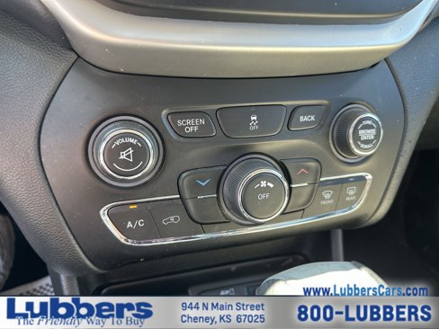Used 2017 Jeep Cherokee Sport w/ Safety Group image 16