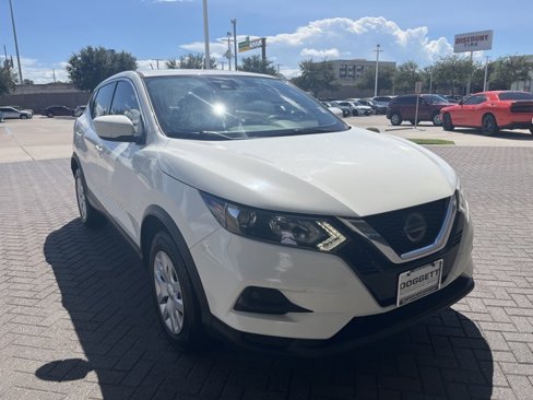 Used 2020 Nissan Rogue Sport S image 3