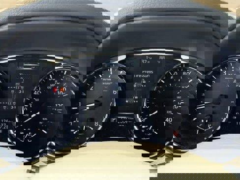 Used 2014 Nissan Rogue SV image 22