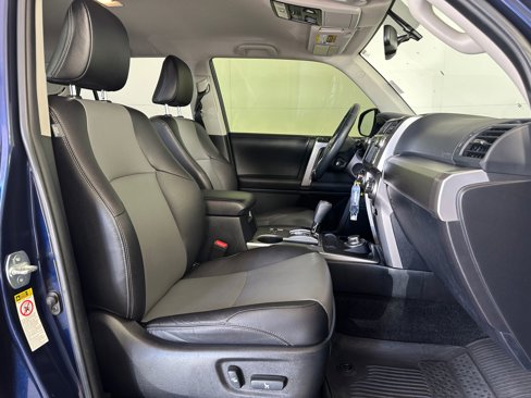 Used 2017 Toyota 4Runner SR5 Premium image 28