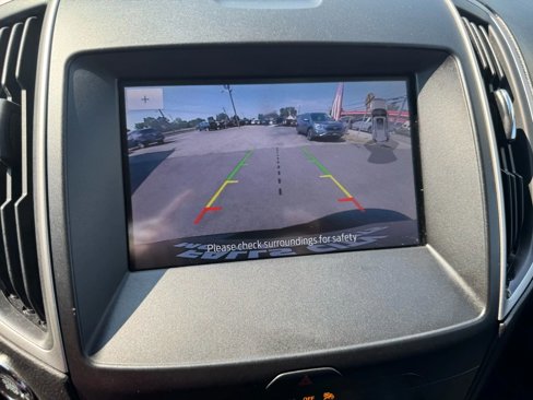 Used 2020 Ford Edge SEL image 32