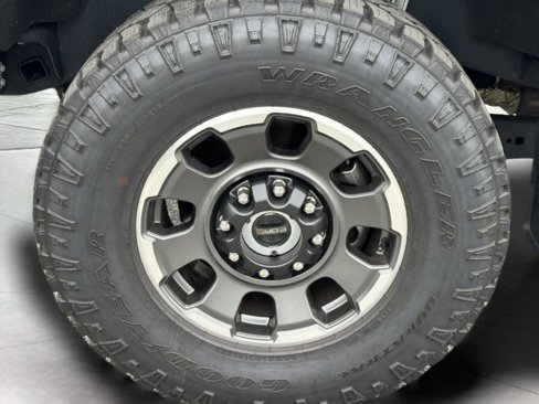 Used 2023 Ford F250 Lariat w/ Tremor Off-Road Package image 60