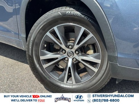 Used 2017 Toyota Highlander LE image 4