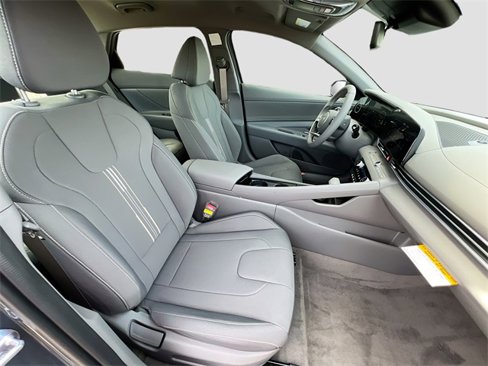 New 2025 Hyundai Elantra SEL image 26