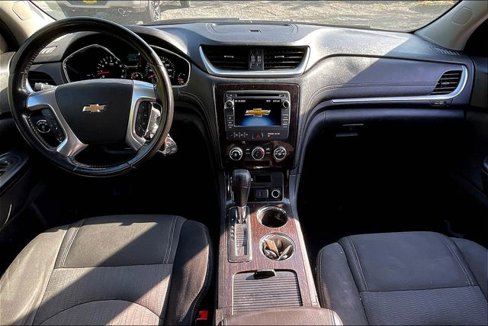 Used 2016 Chevrolet Traverse LT image 13