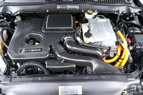 Used 2020 Ford Fusion SE image 28