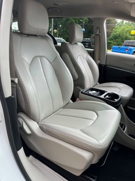 Used 2021 Chrysler Voyager Lxi image 16