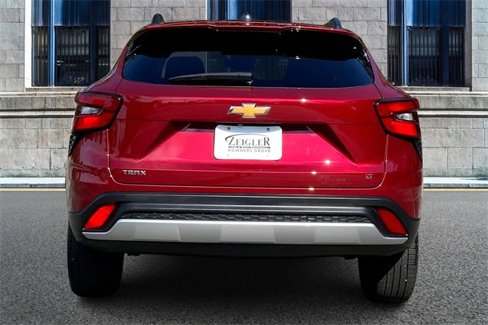 Used 2024 Chevrolet Trax LT w/ Driver Confidence Package image 4