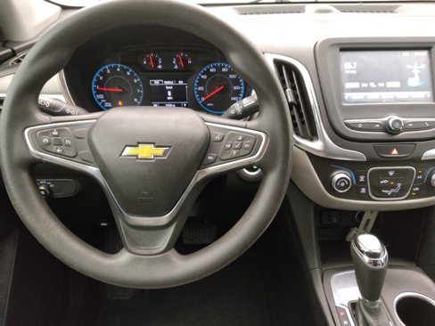 Used 2018 Chevrolet Equinox LS image 22