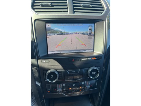 Used 2019 Ford Explorer XLT w/ Equipment Group 202A image 11