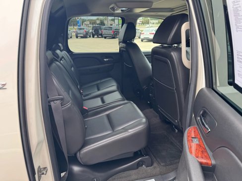 Used 2009 Chevrolet Avalanche LTZ image 24