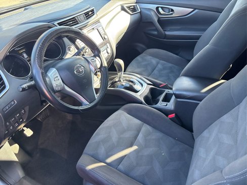 Used 2016 Nissan Rogue SV w/ SV Premium Package image 9