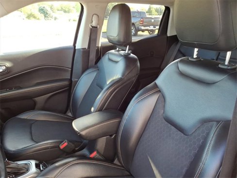 Used 2017 Jeep Compass Latitude image 13