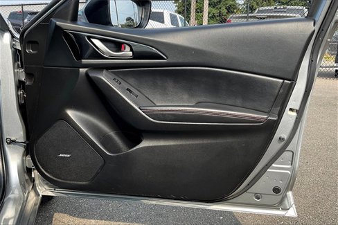 Used 2016 MAZDA MAZDA3 i Grand Touring image 23