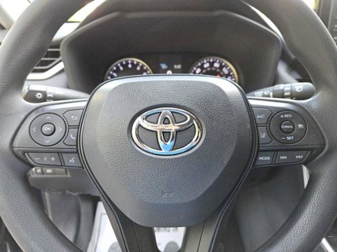 Used 2022 Toyota RAV4 XLE image 15