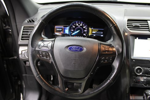 Used 2019 Ford Explorer XLT w/ Equipment Group 202A image 10