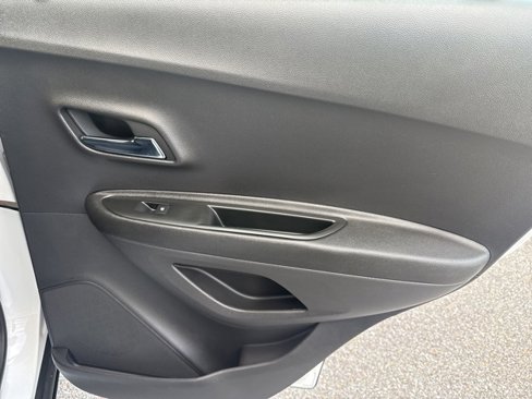 Used 2019 Chevrolet Trax LS image 23