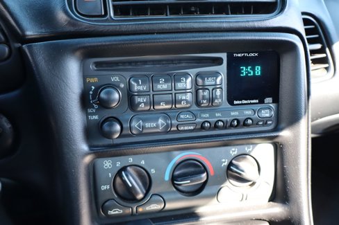 Used 2000 Chevrolet Corvette Convertible image 15