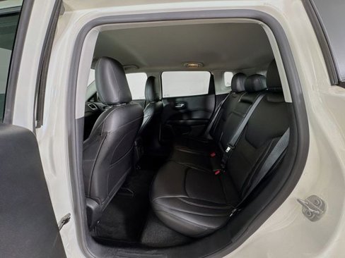 Used 2018 Jeep Compass Latitude w/ Popular Equipment Group image 26