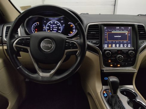 Used 2018 Jeep Grand Cherokee Limited image 22