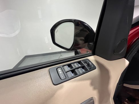 Used 2018 Land Rover Discovery Sport HSE image 20