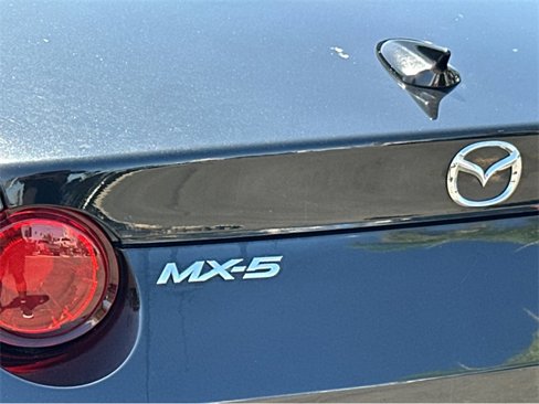 Used 2017 MAZDA MX-5 Miata RF Grand Touring image 34