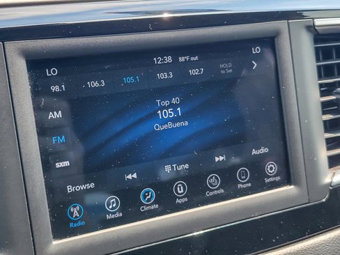 Used 2020 Chrysler Pacifica Touring-L image 15