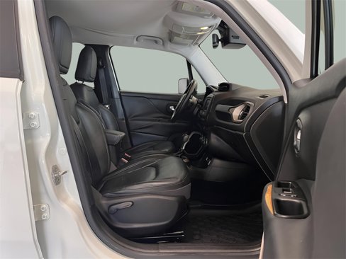 Used 2016 Jeep Renegade Limited image 25